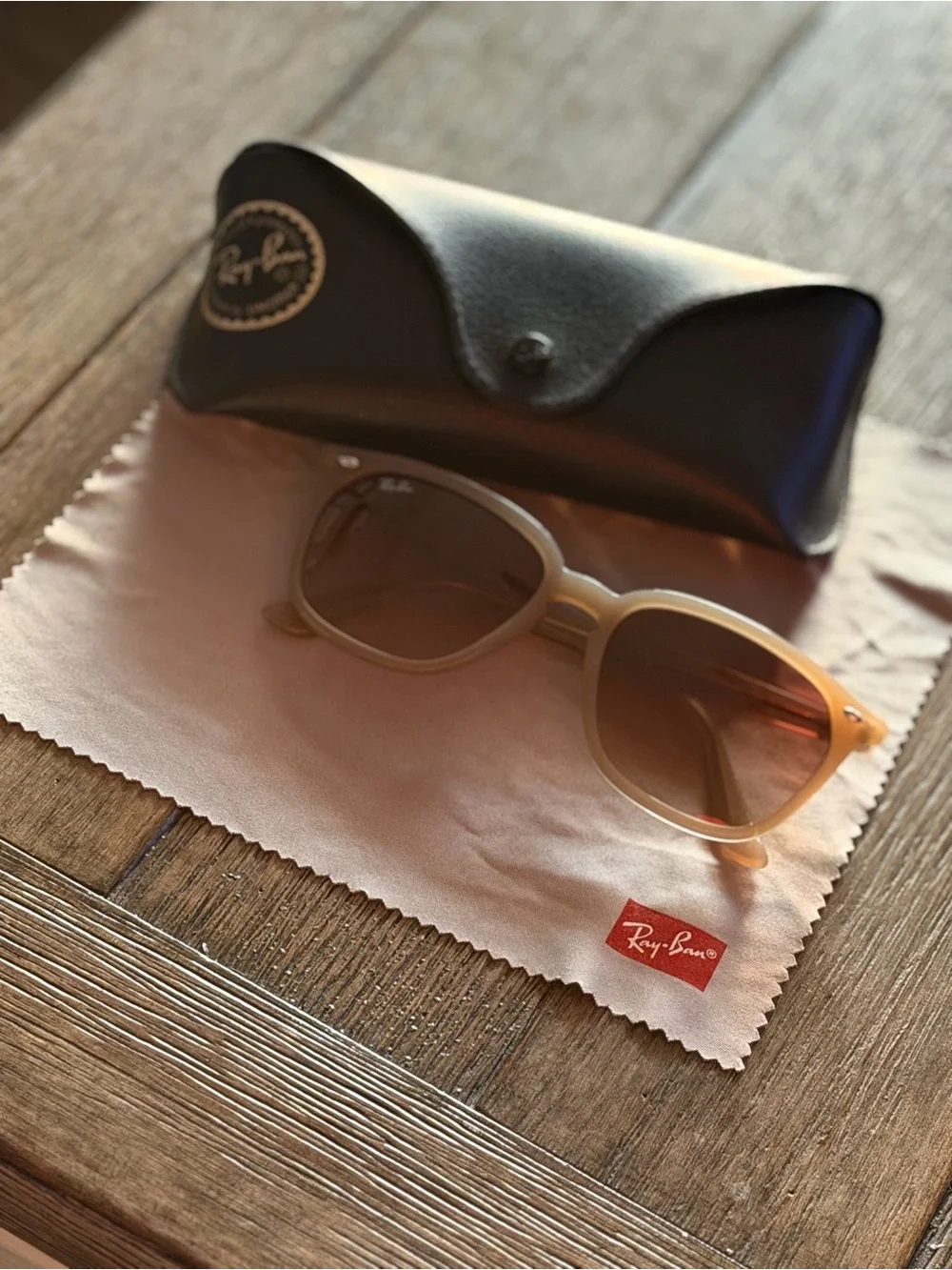 Ray-Ban (RB4362)  Light BrownSunglasses